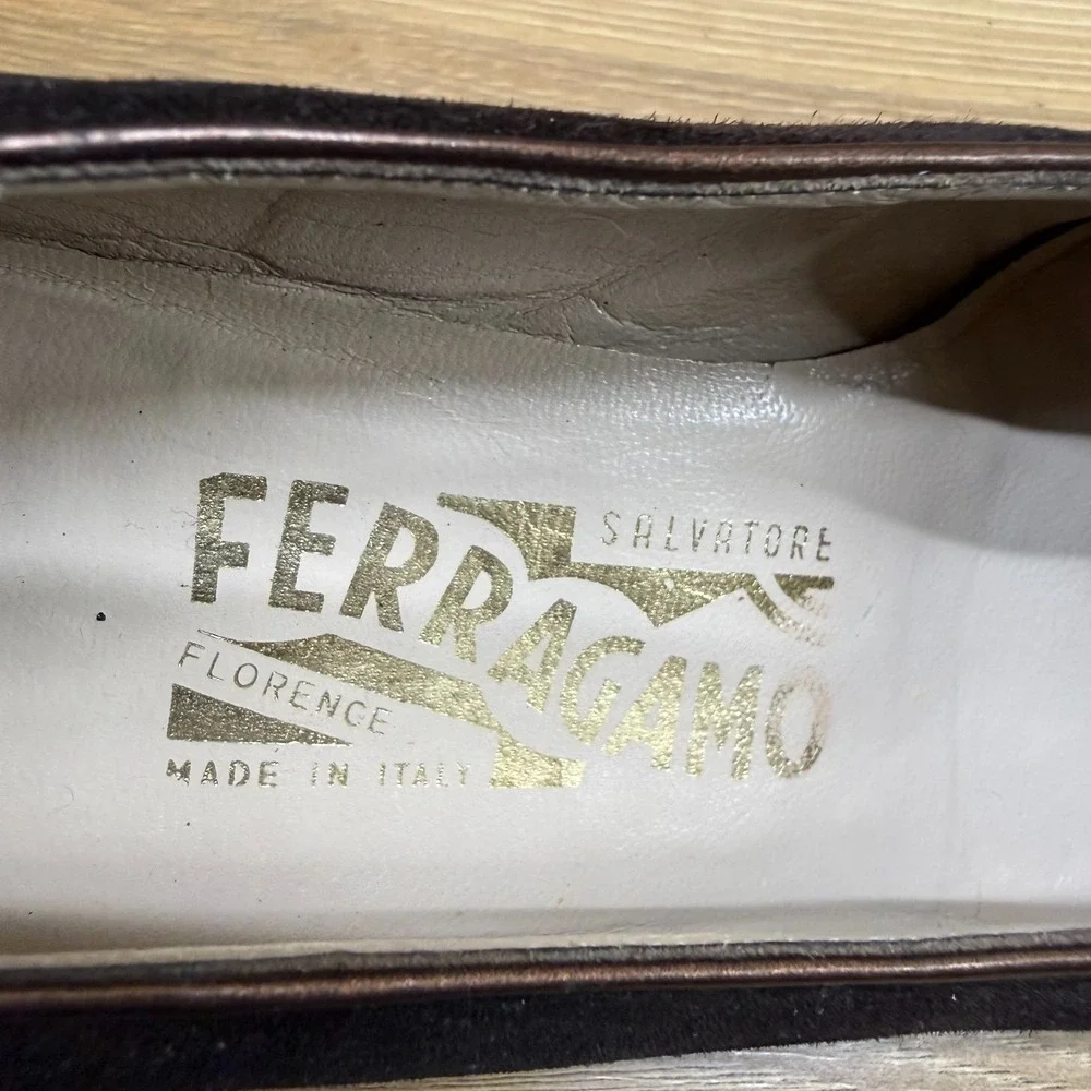 Salvatore Ferragamo Vintage Cap Toe Pumps Womens 7.5 B Dark Brown Suede 90's